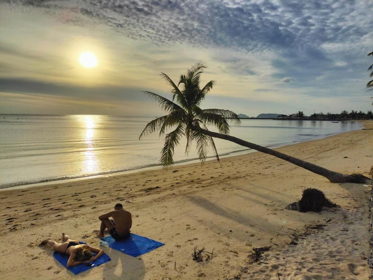 Sand Terrace Beach Bungalows Baan Tai Exteriör bild