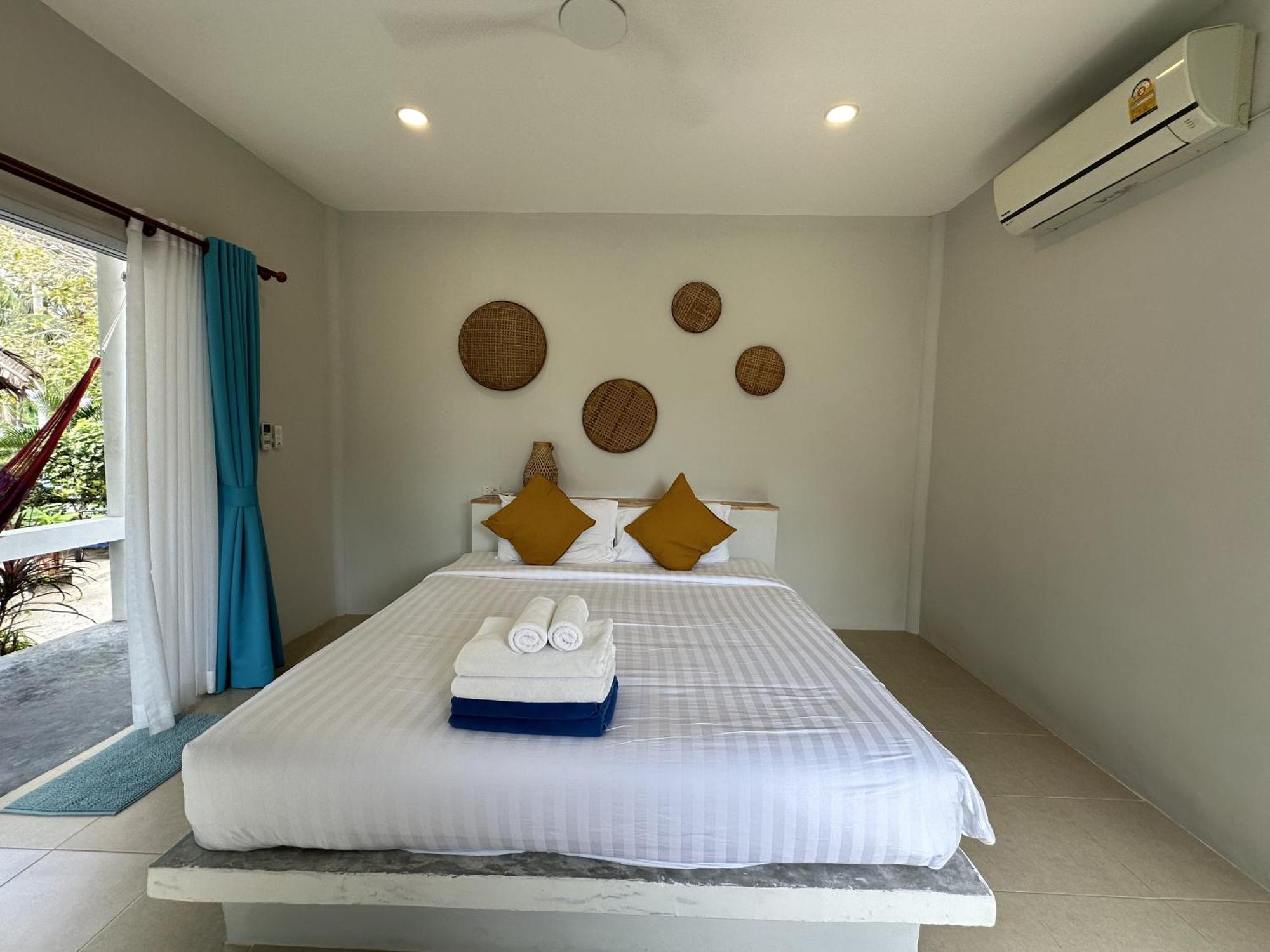 Sand Terrace Beach Bungalows Baan Tai Rum bild