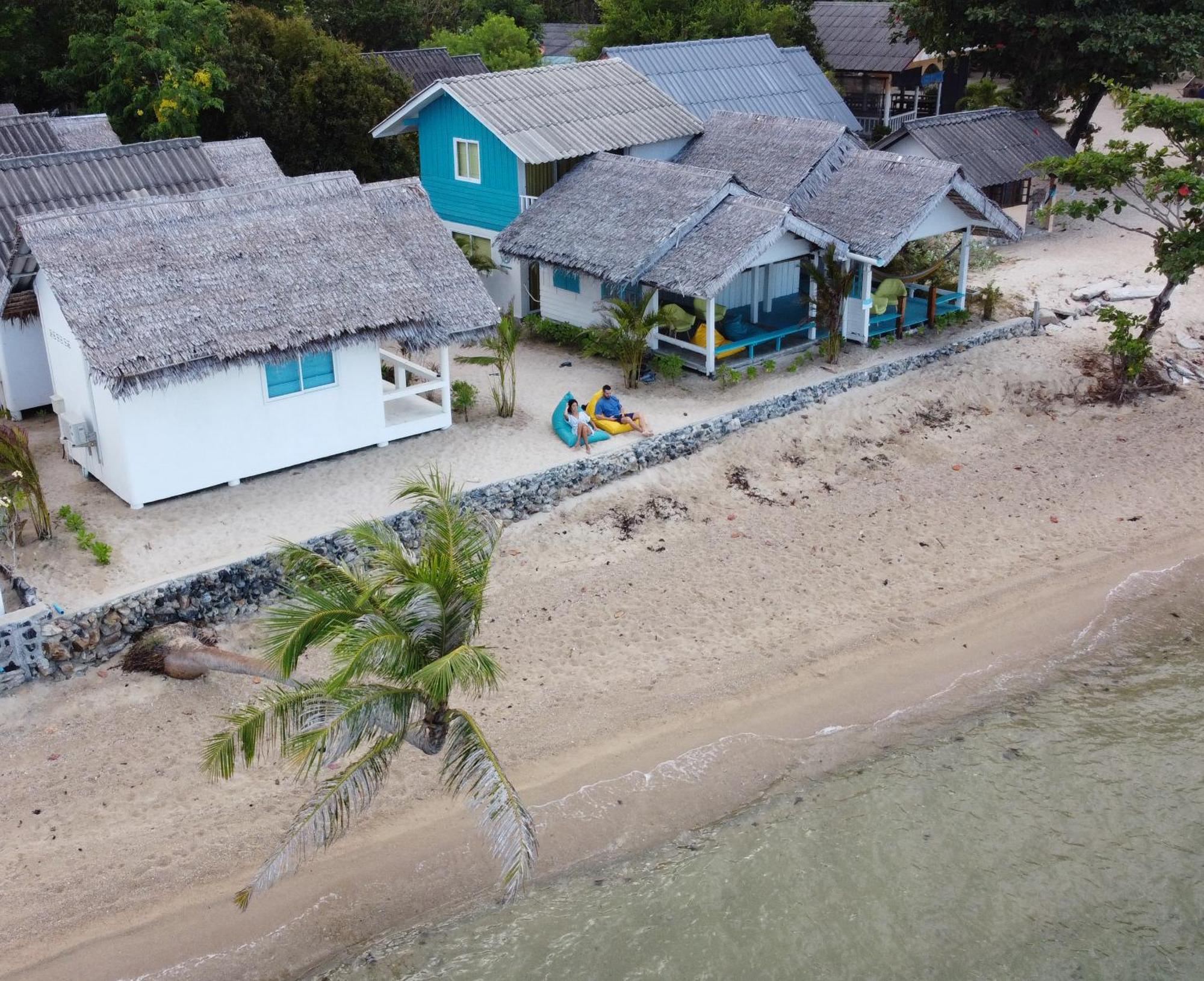 Sand Terrace Beach Bungalows Baan Tai Exteriör bild